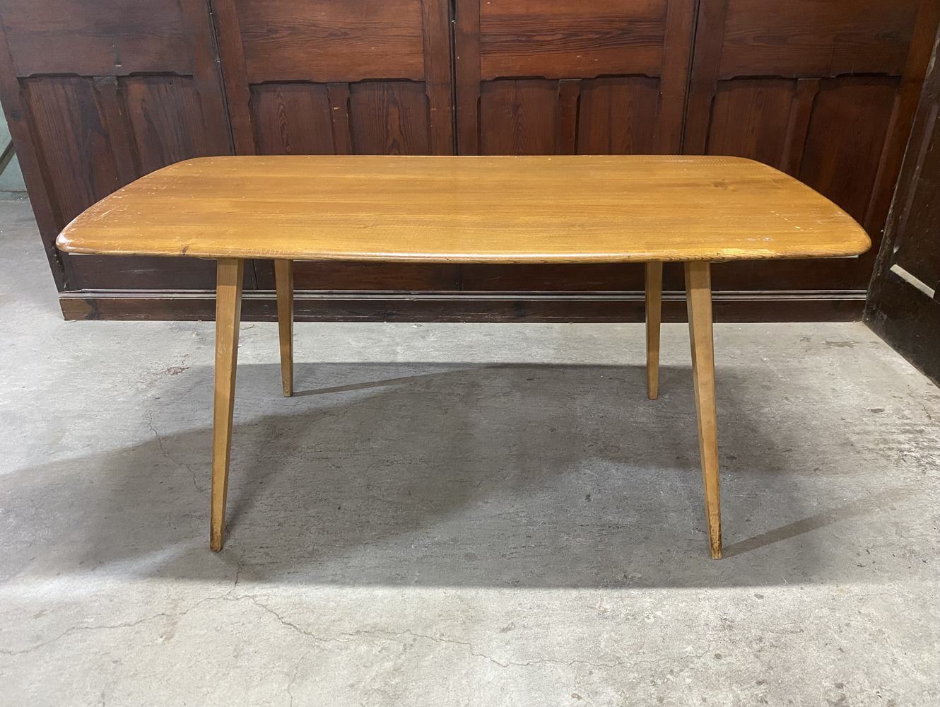 ダイニングテーブル ERCOL