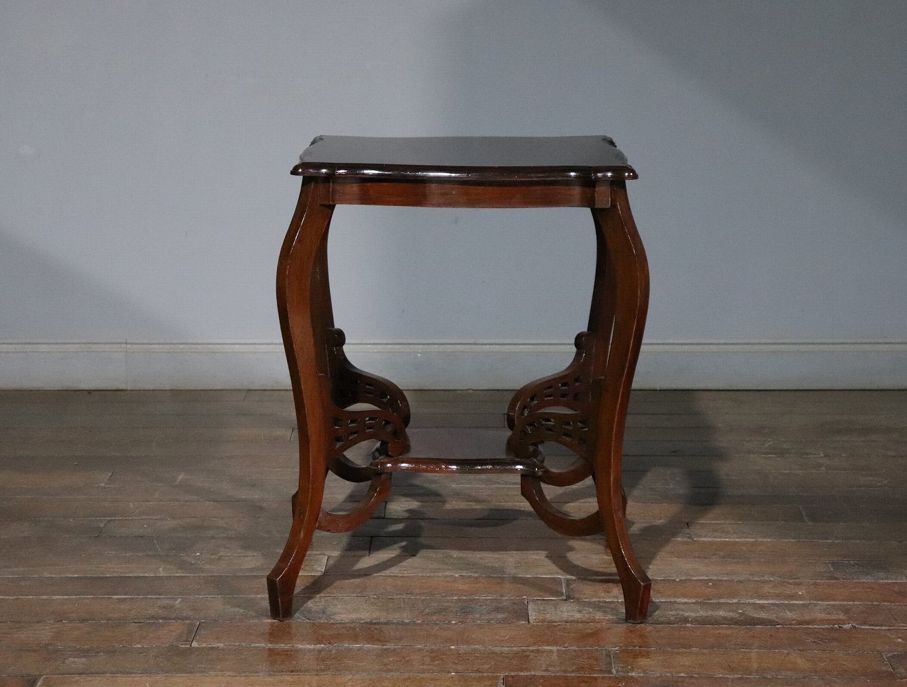 ティーテーブル