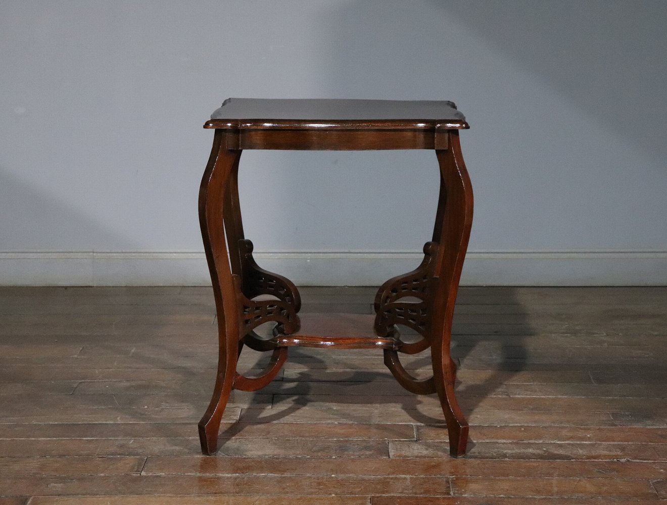 ティーテーブル