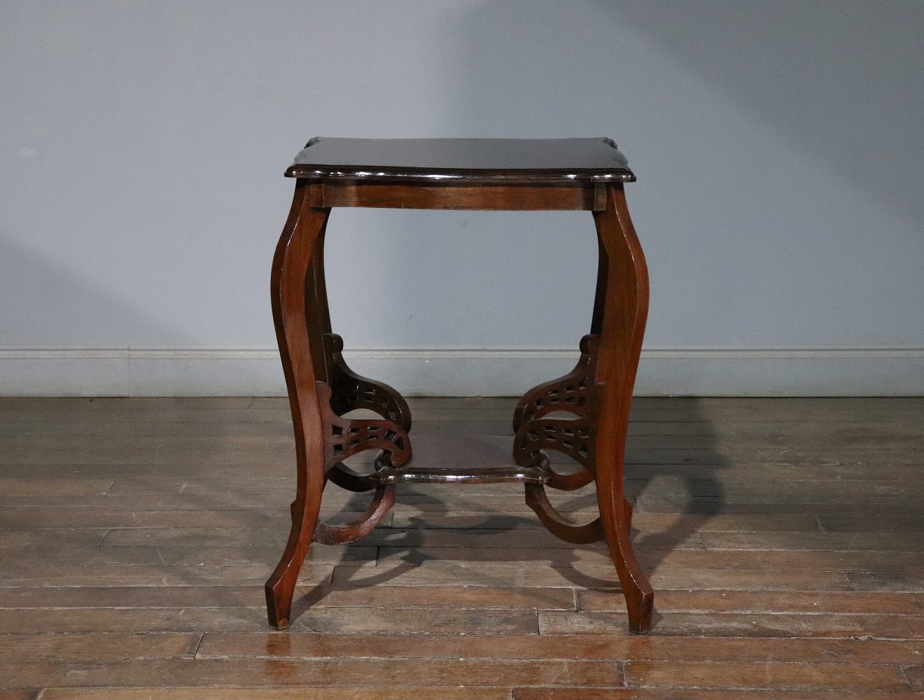 ティーテーブル