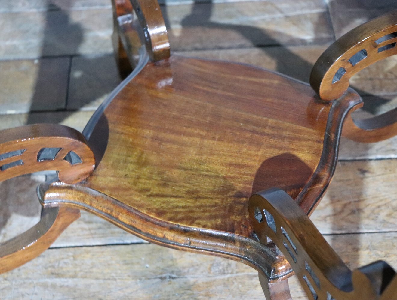 ティーテーブル