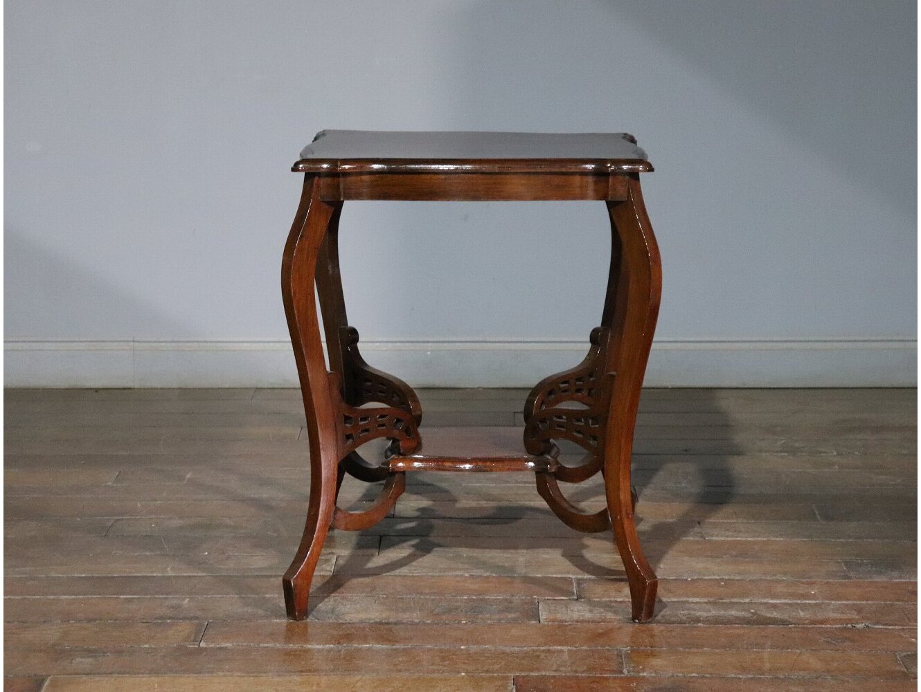 ティーテーブル