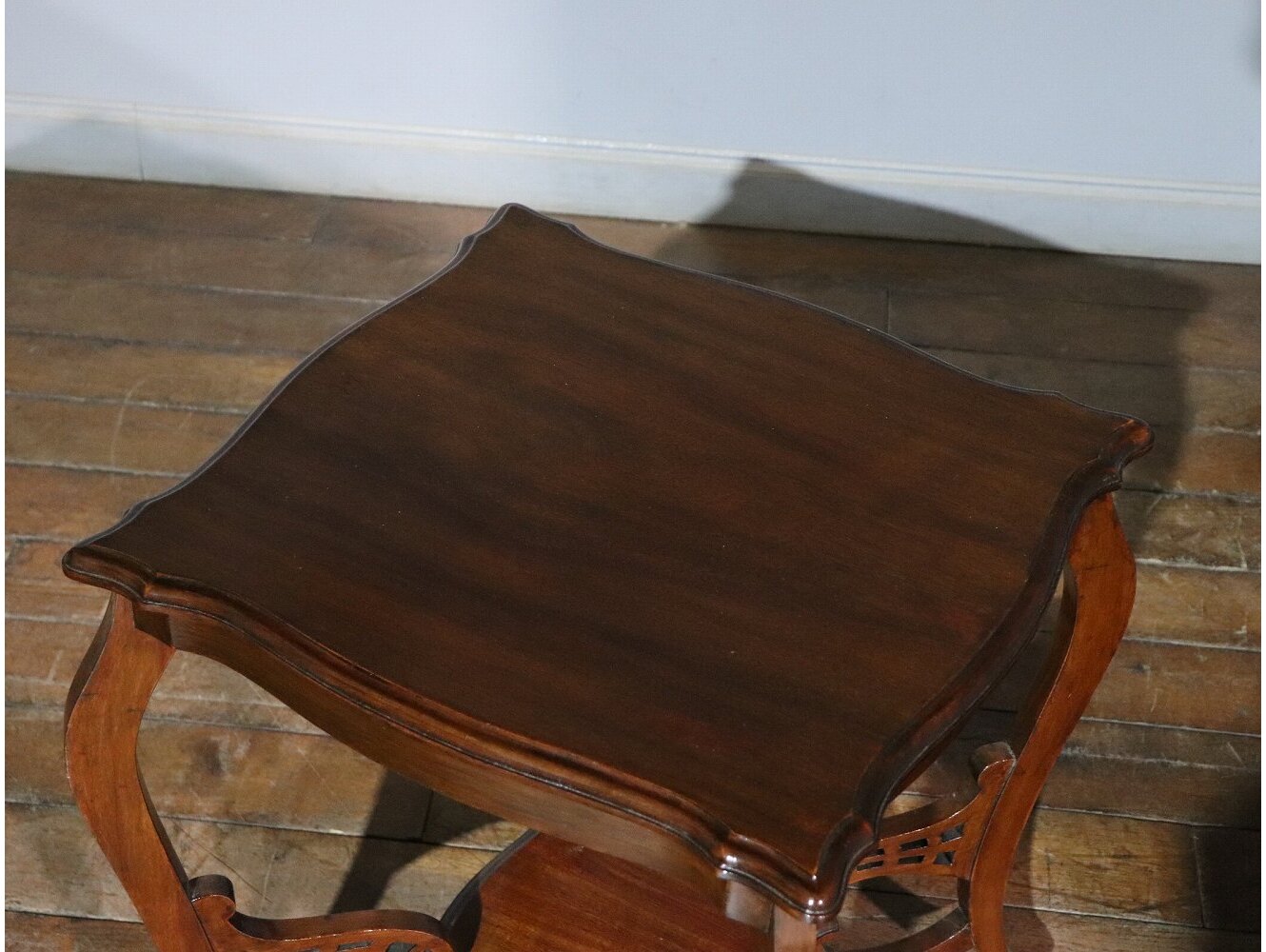 ティーテーブル