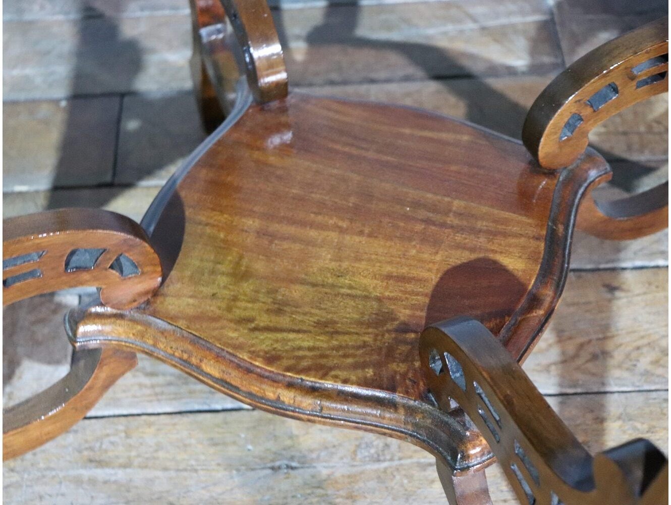 ティーテーブル