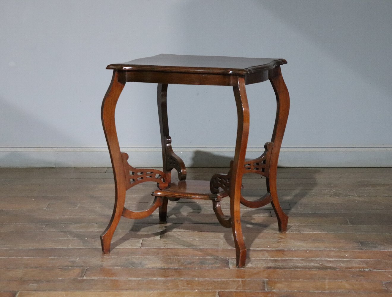 ティーテーブル