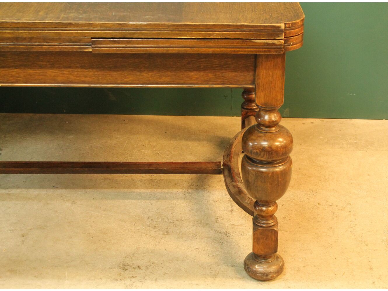 ドローリーフテーブル