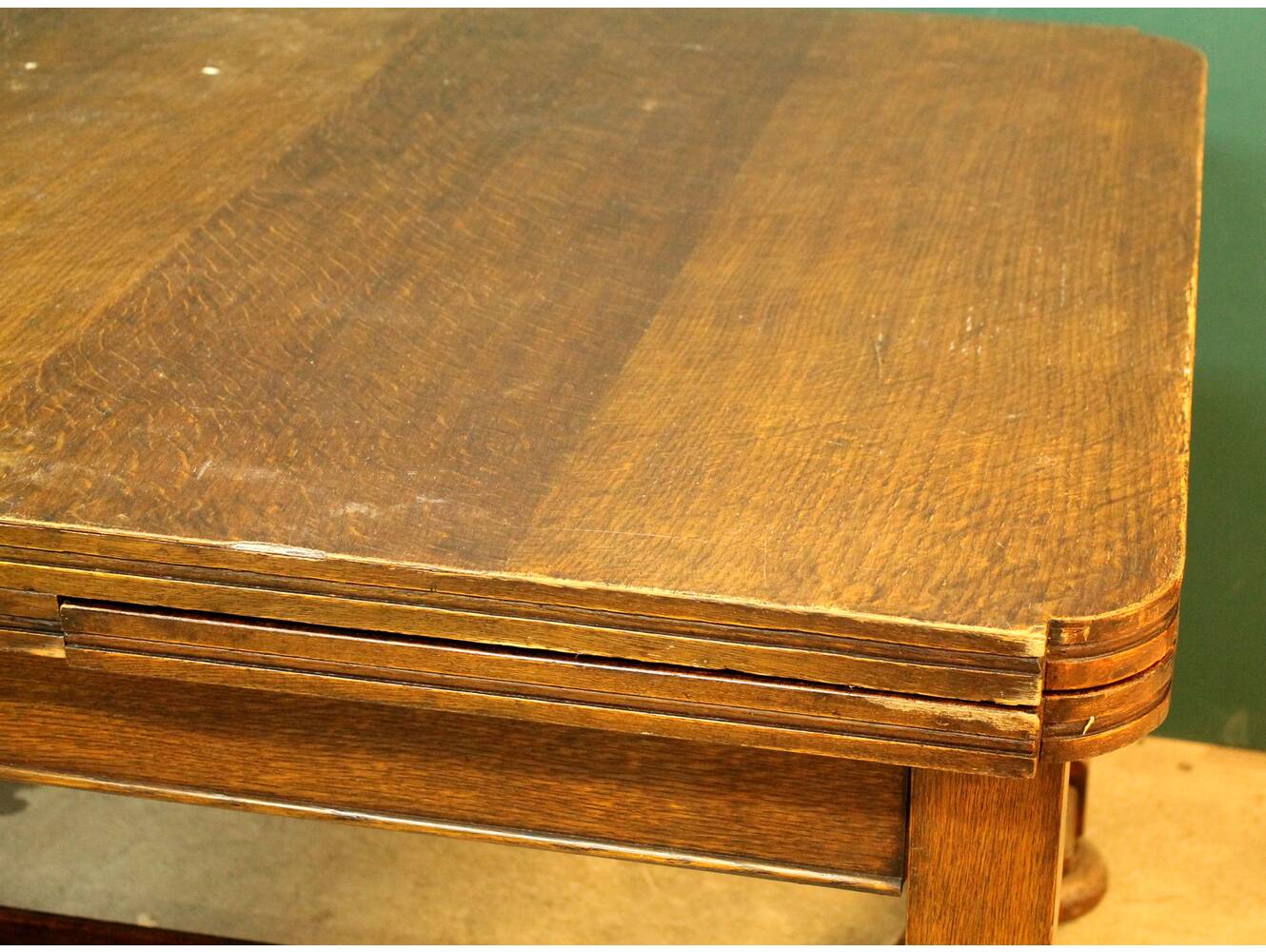 ドローリーフテーブル