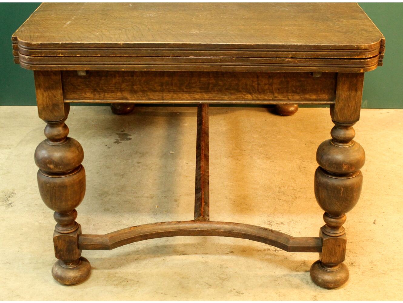 ドローリーフテーブル