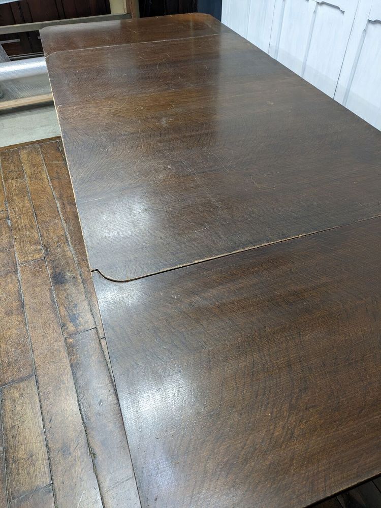 ドローリーフテーブル