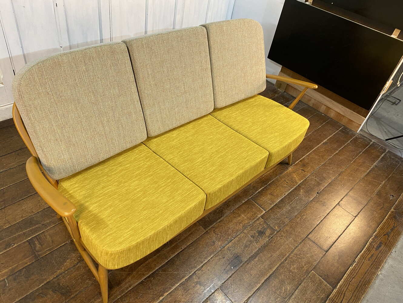 スタジオカウチ ERCOL