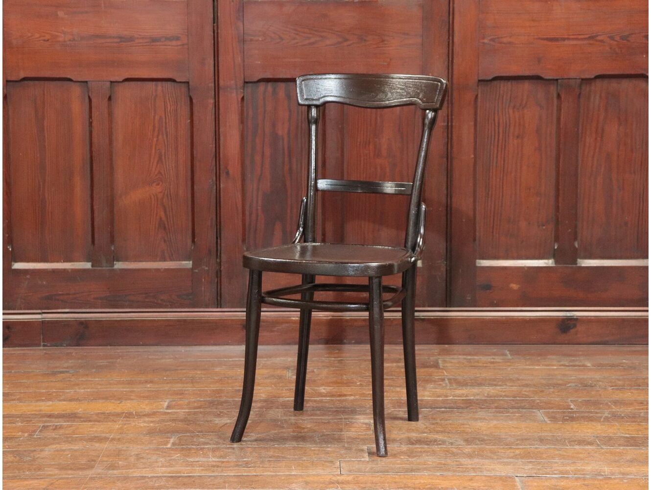 ベントウッドチェア THONET