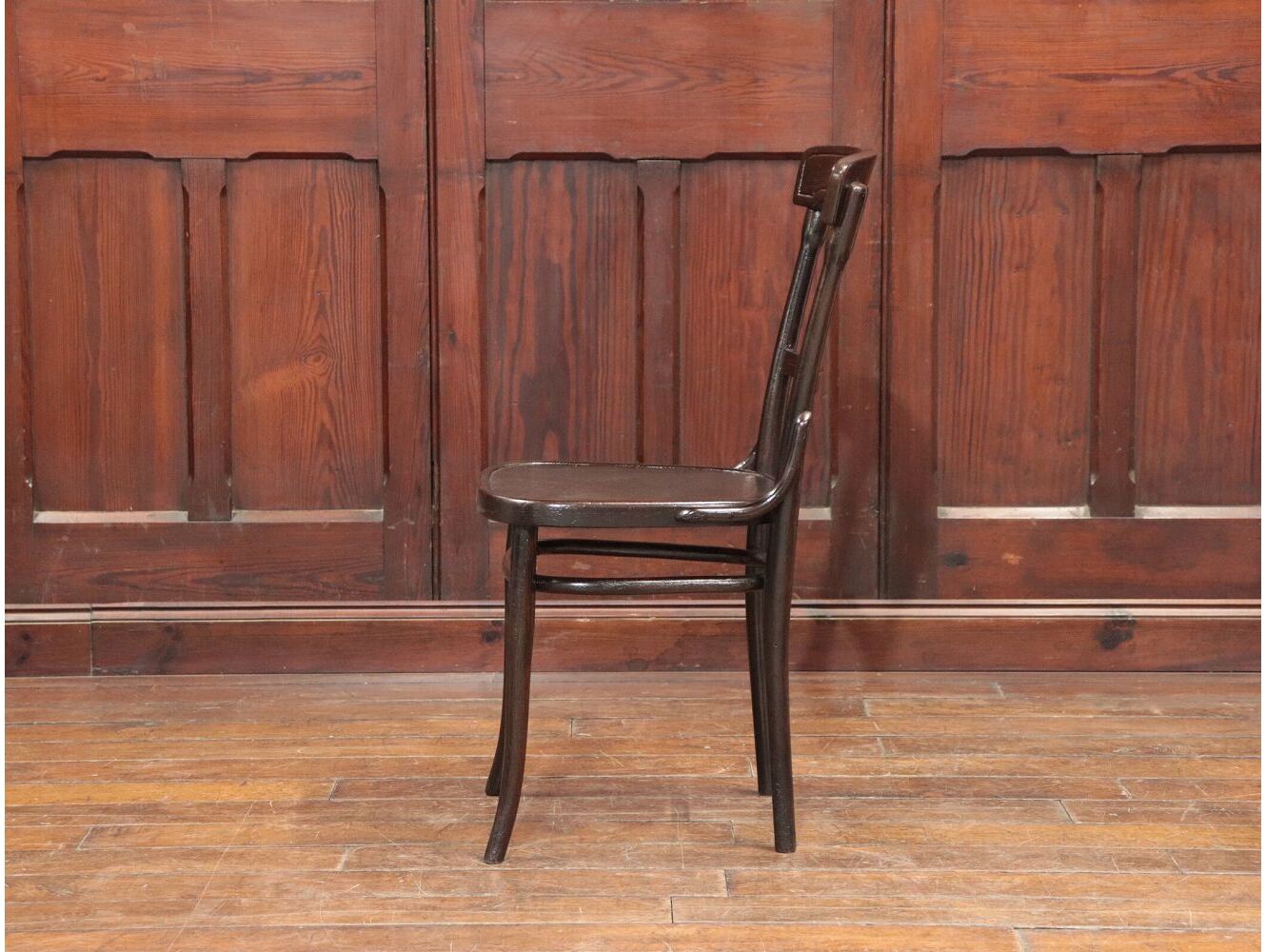 ベントウッドチェア THONET