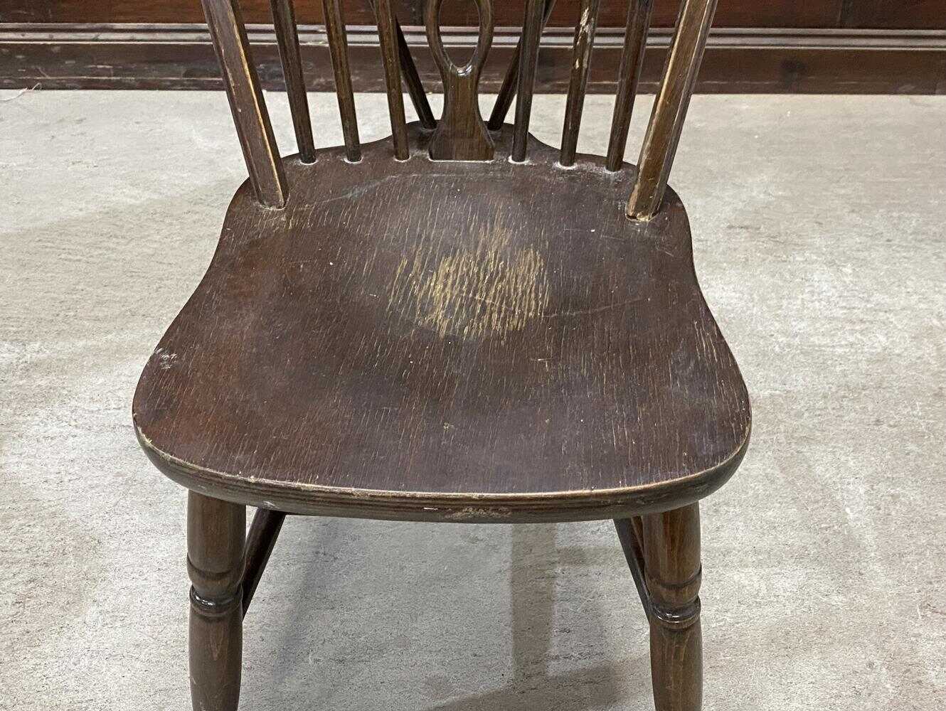 ホイールバックチェア