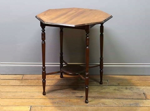 ティーテーブル