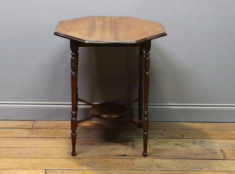 ティーテーブル