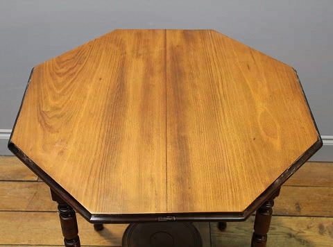 ティーテーブル