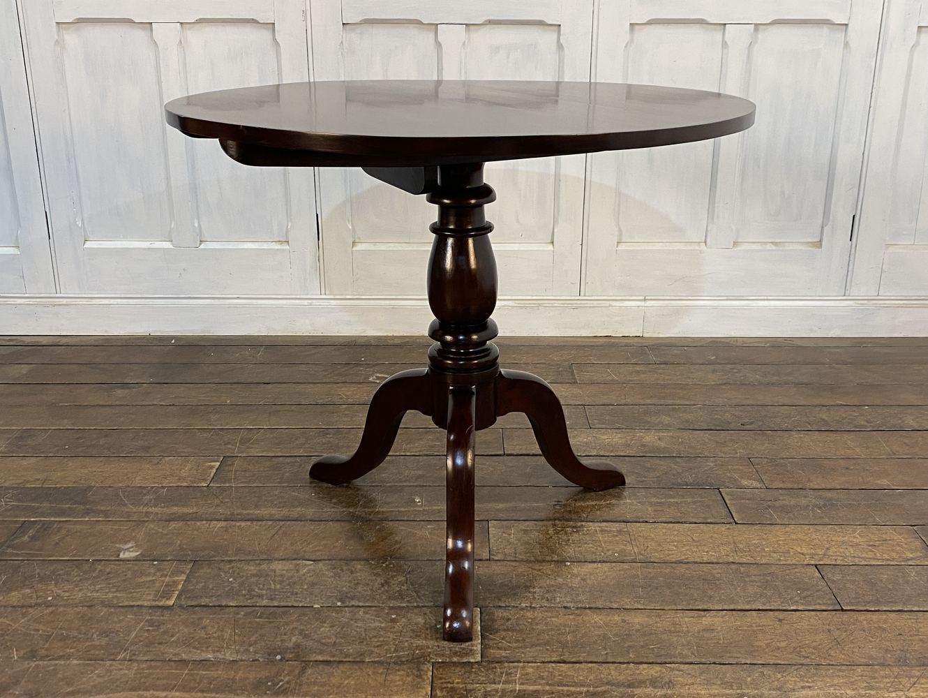 ティルトップテーブル