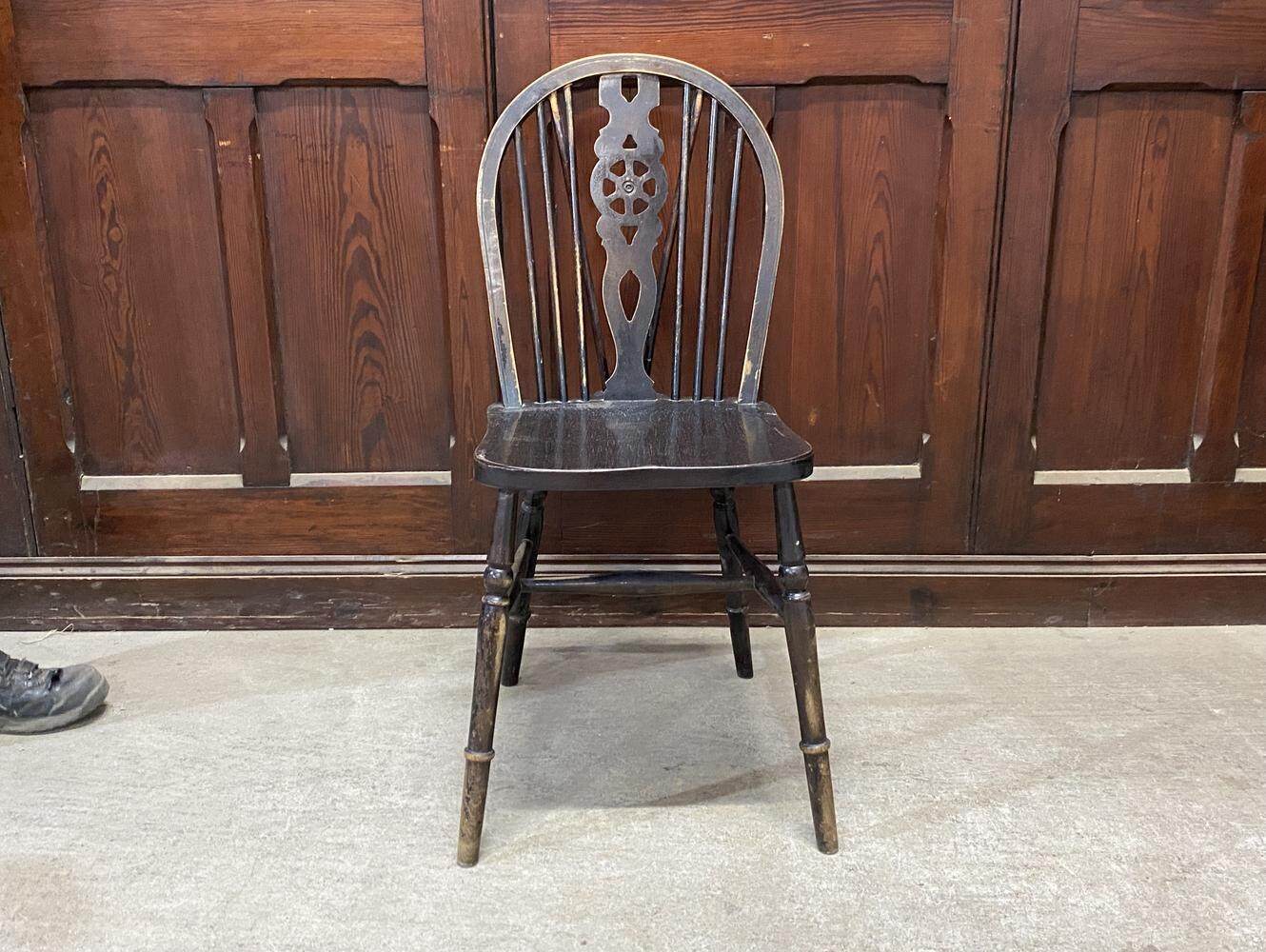 ホイールバックチェア