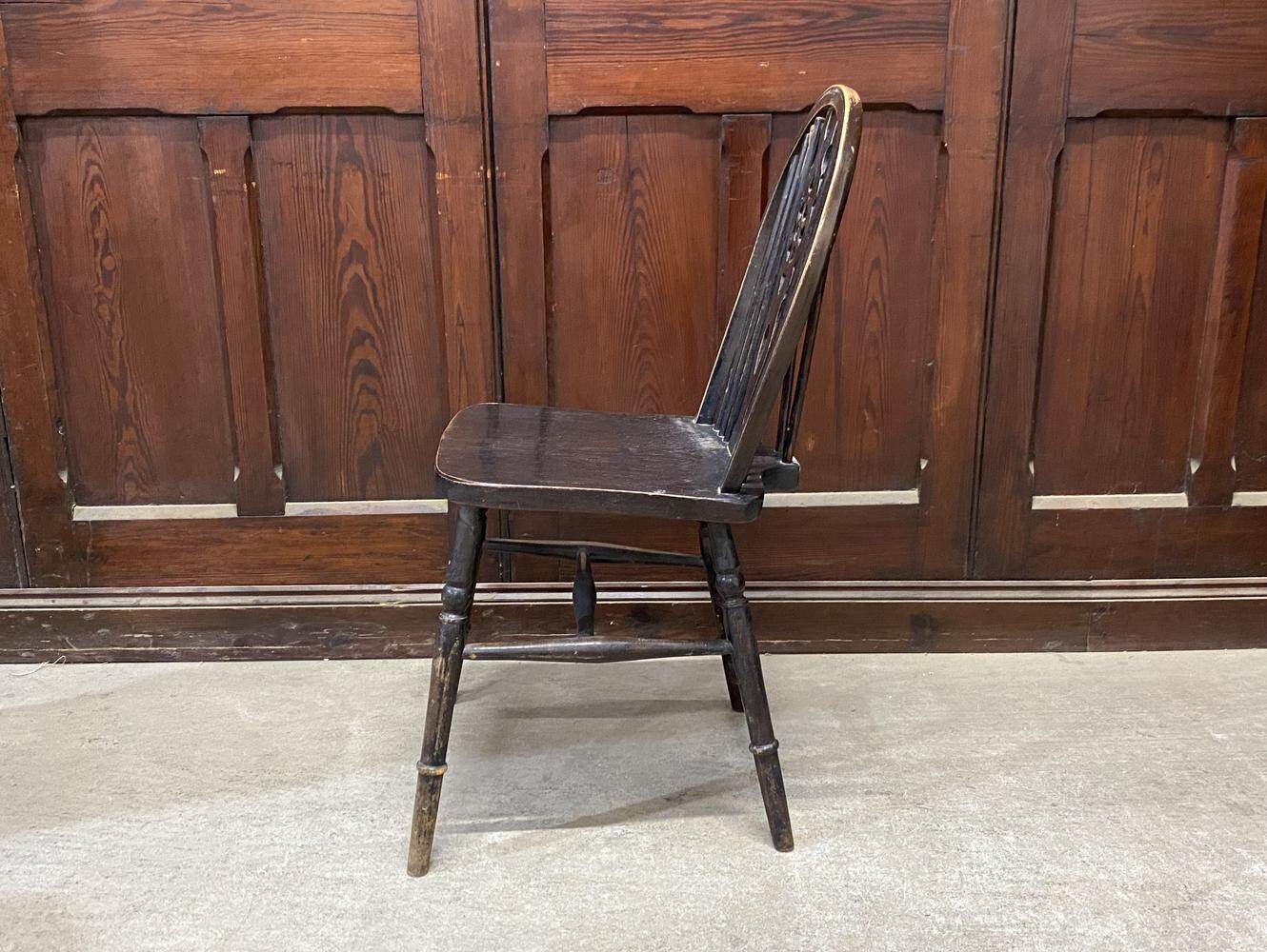 ホイールバックチェア