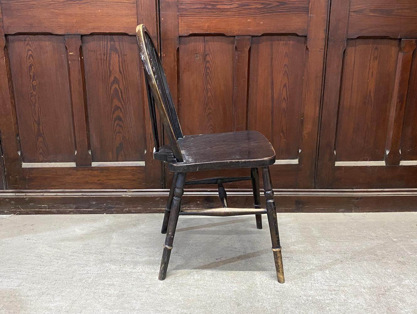 ホイールバックチェア