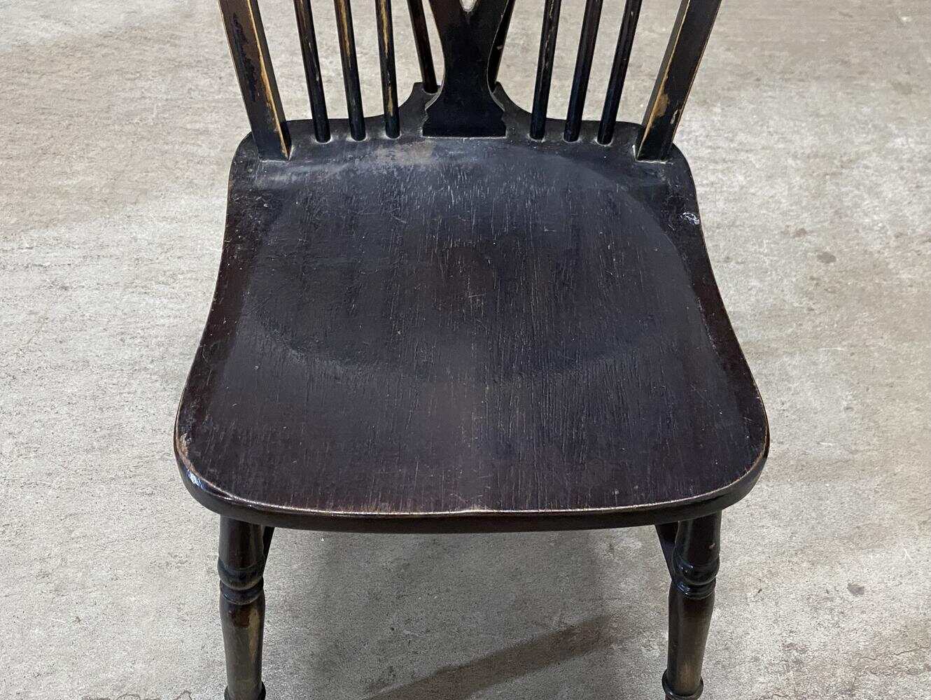 ホイールバックチェア