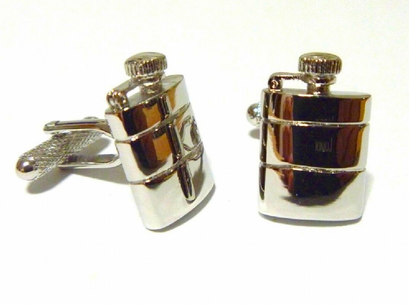 ヒップフラスクカフス