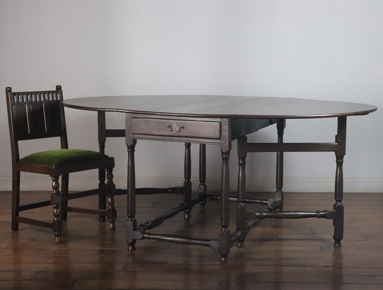 ゲートレッグテーブル