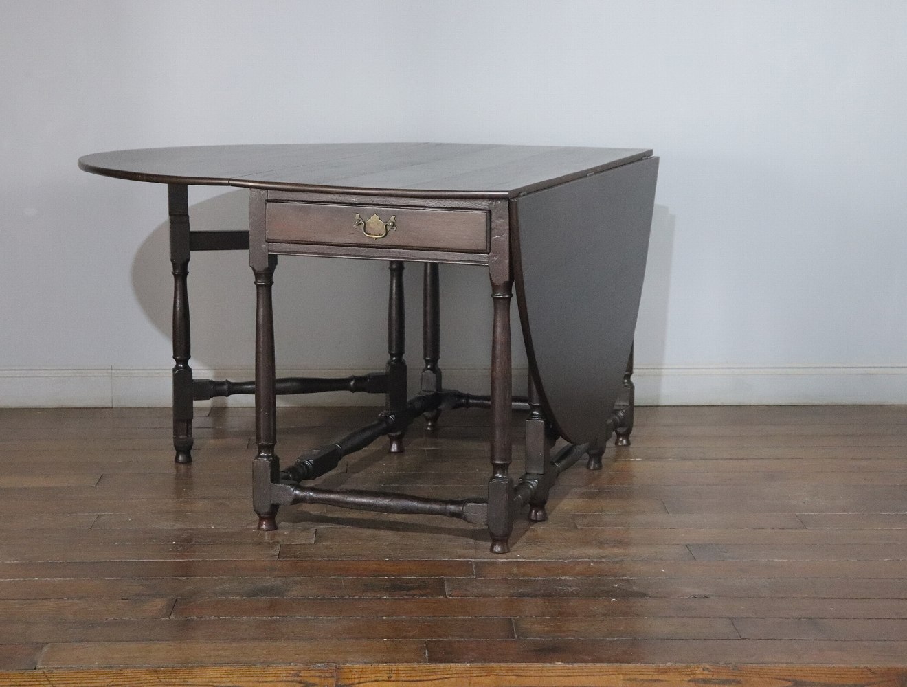 ゲートレッグテーブル