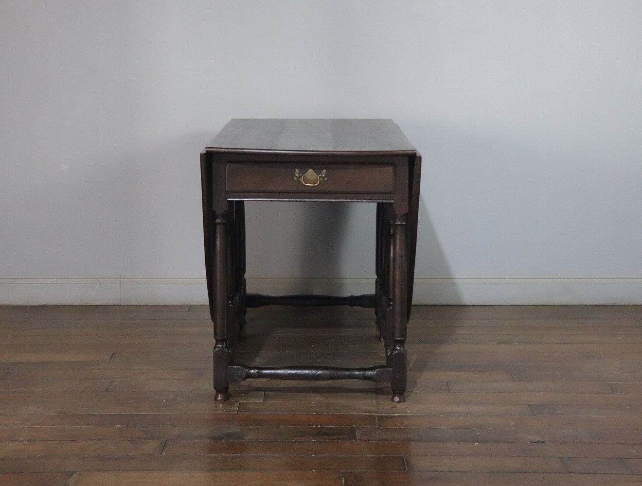 ゲートレッグテーブル