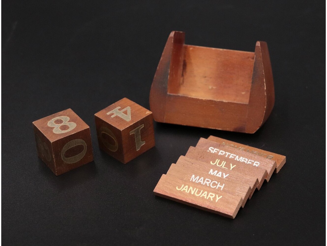カレンダー(木製)