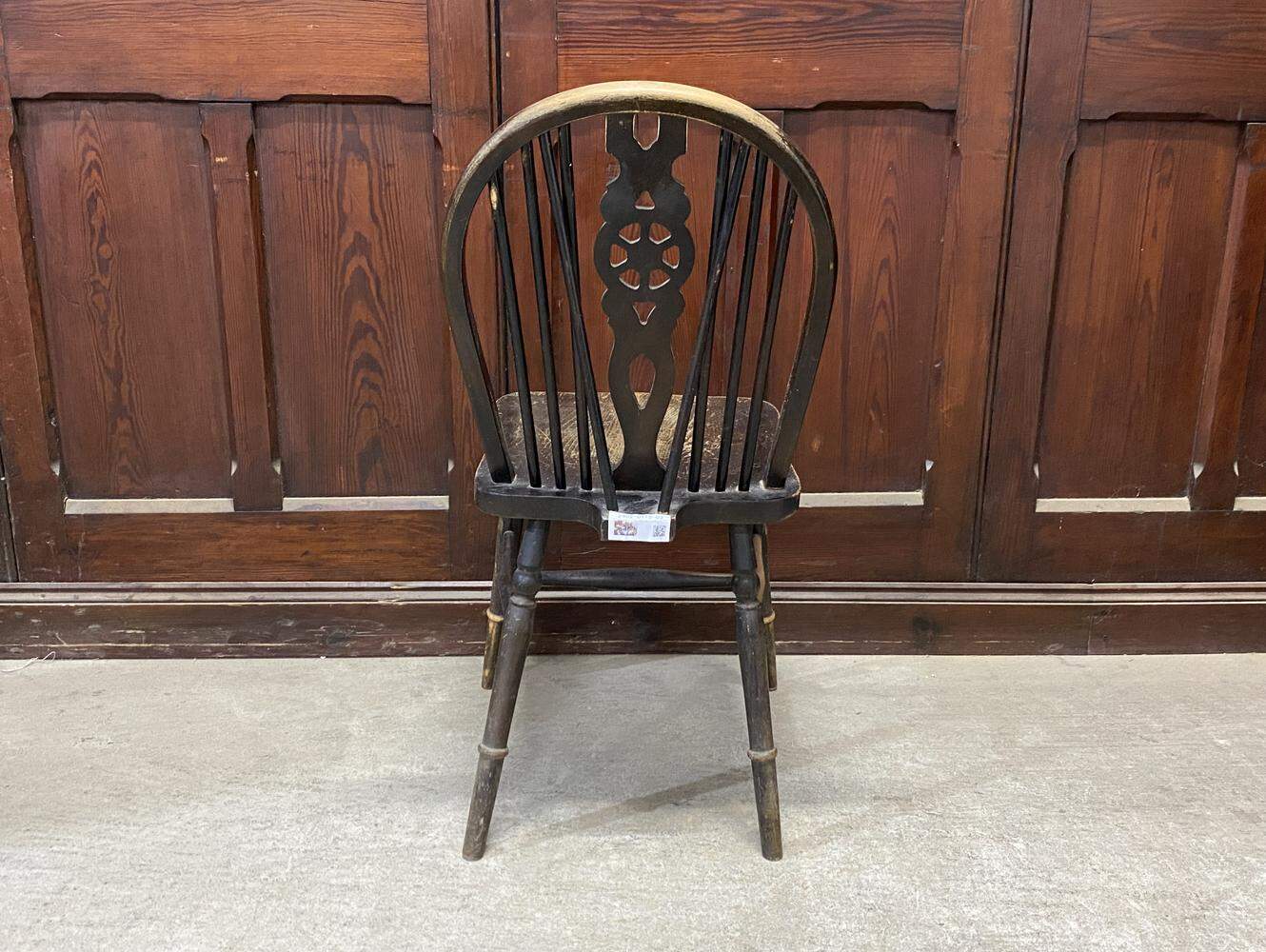 ホイールバックチェア