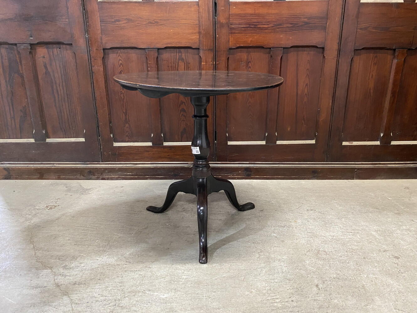 ティルトップテーブル