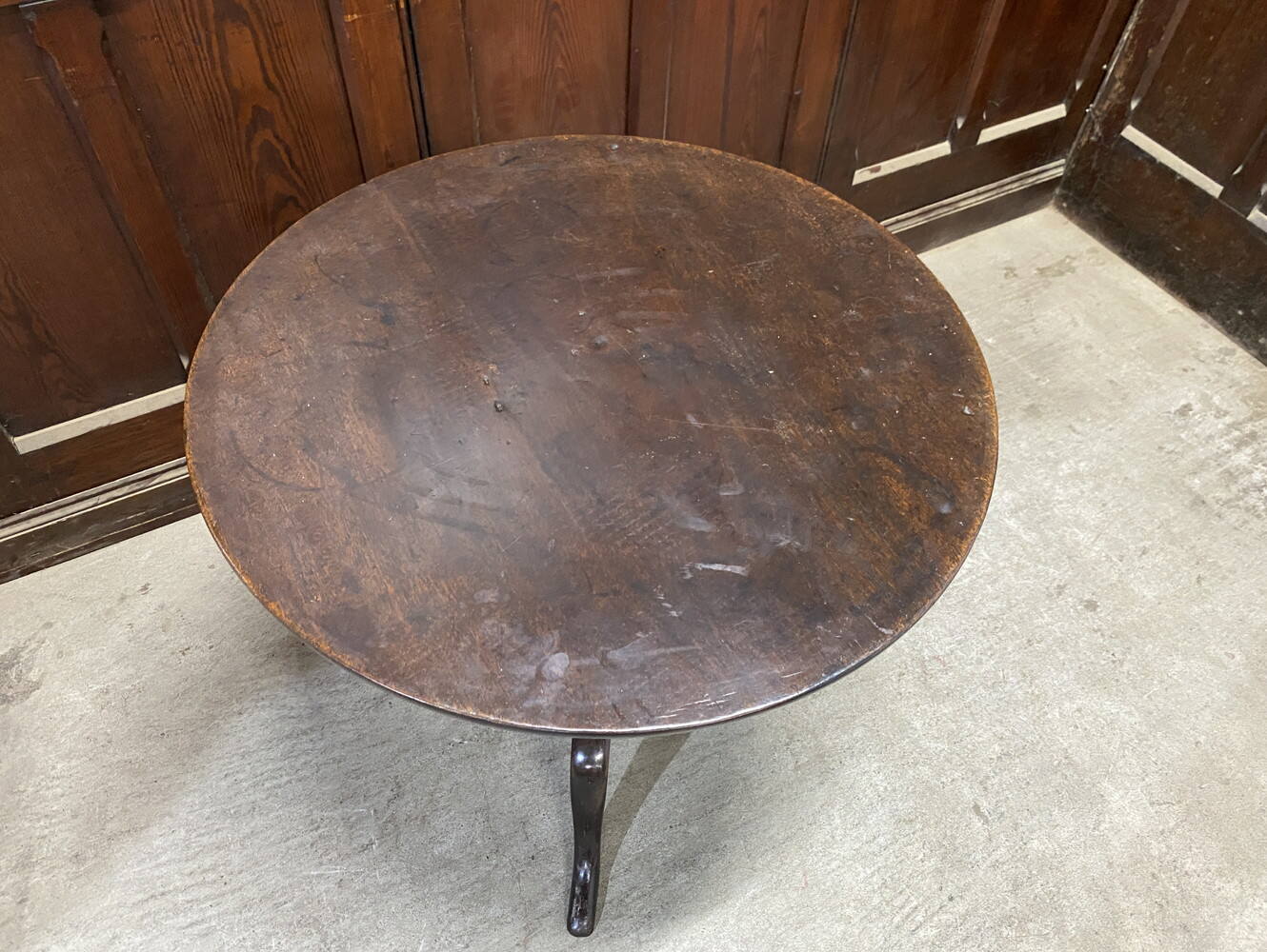 ティルトップテーブル