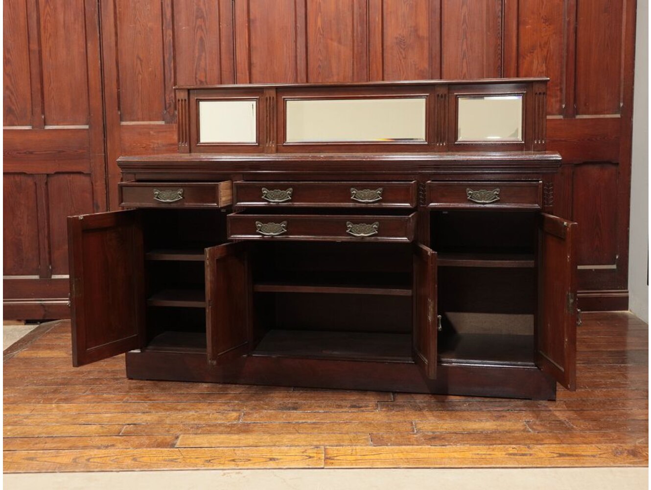 ミラーバックサイドボード