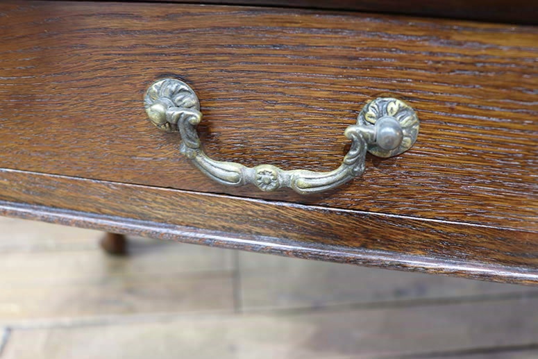 レディースデスク