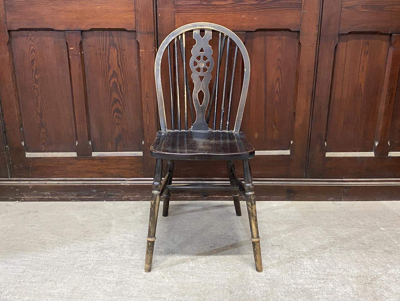 ホイールバックチェア