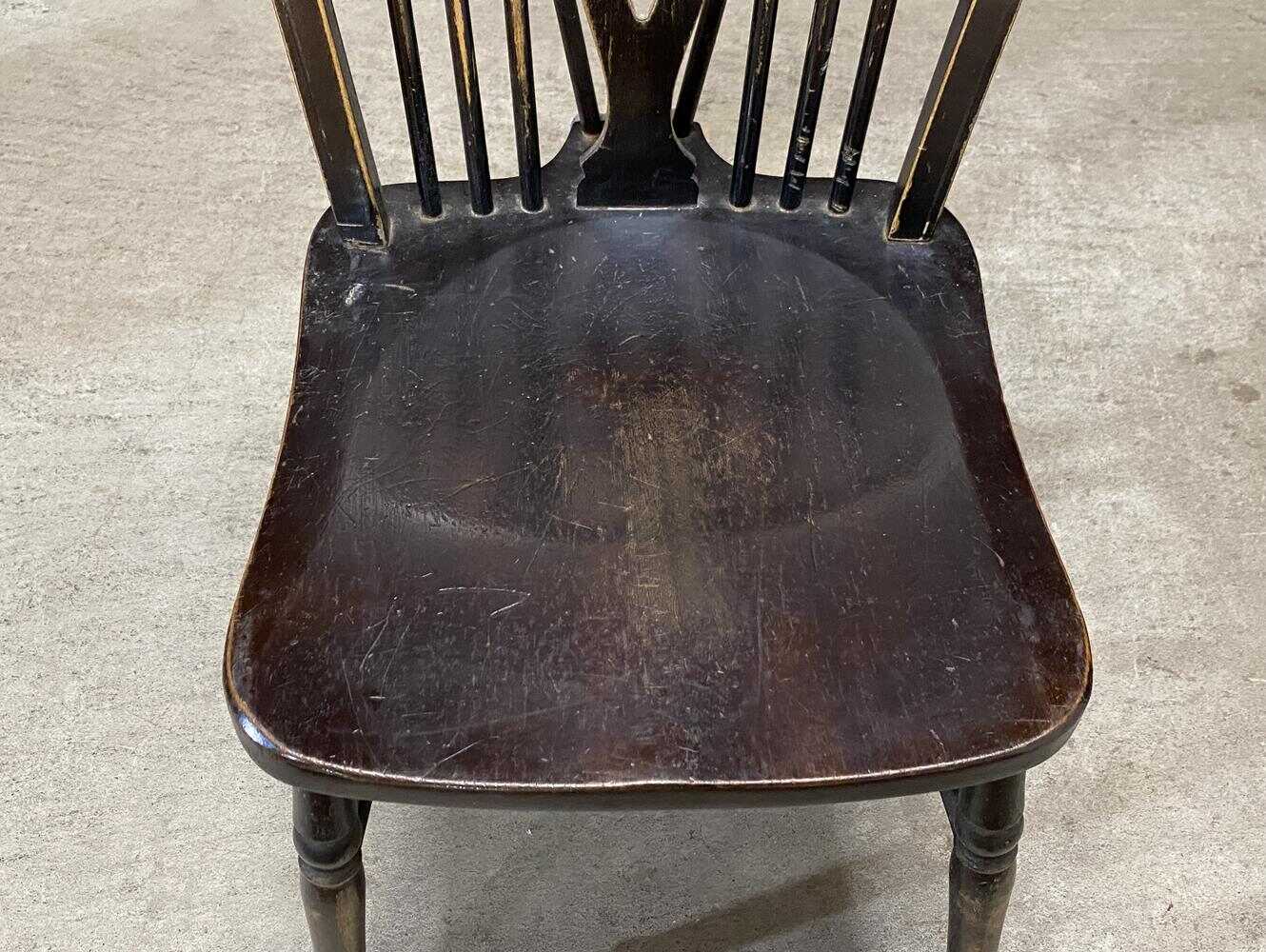 ホイールバックチェア