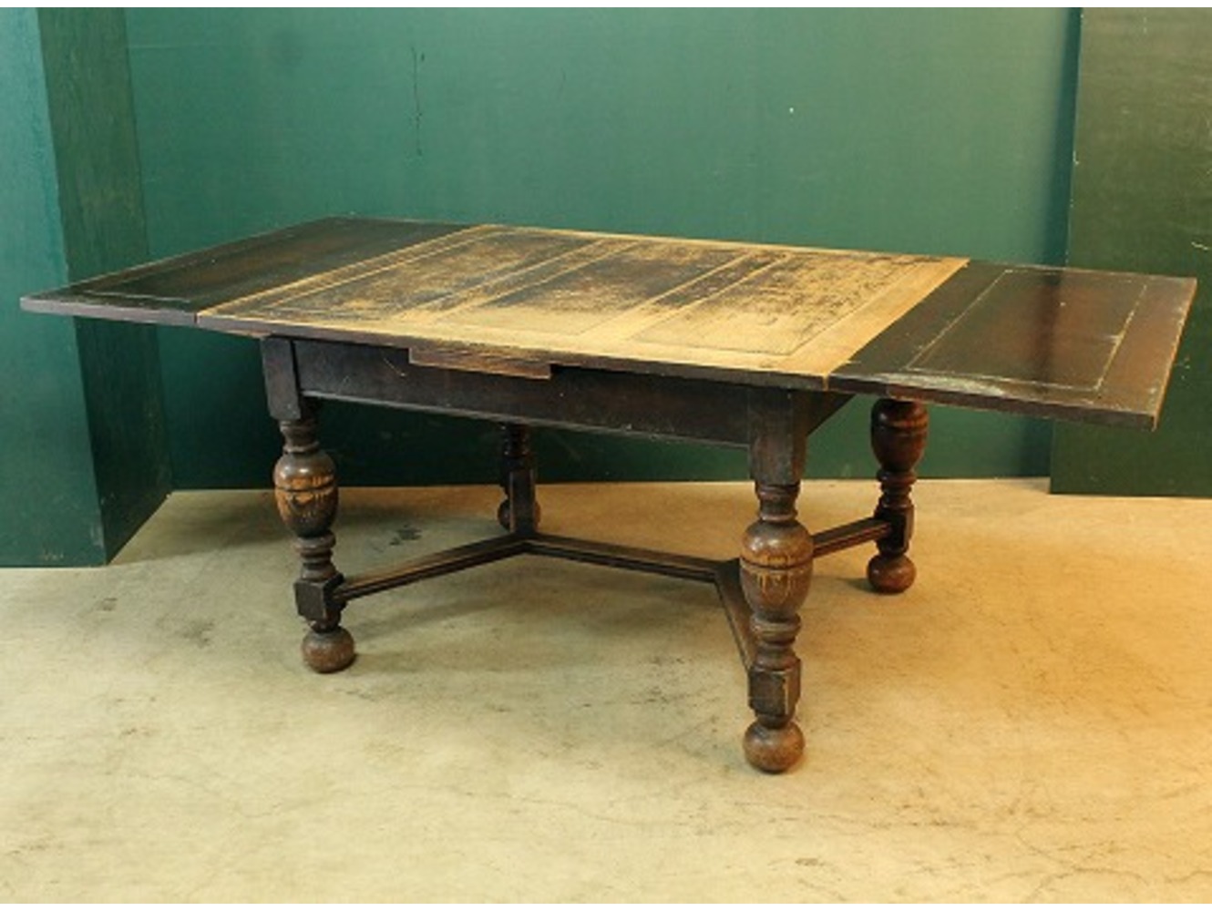 ドローリーフテーブル