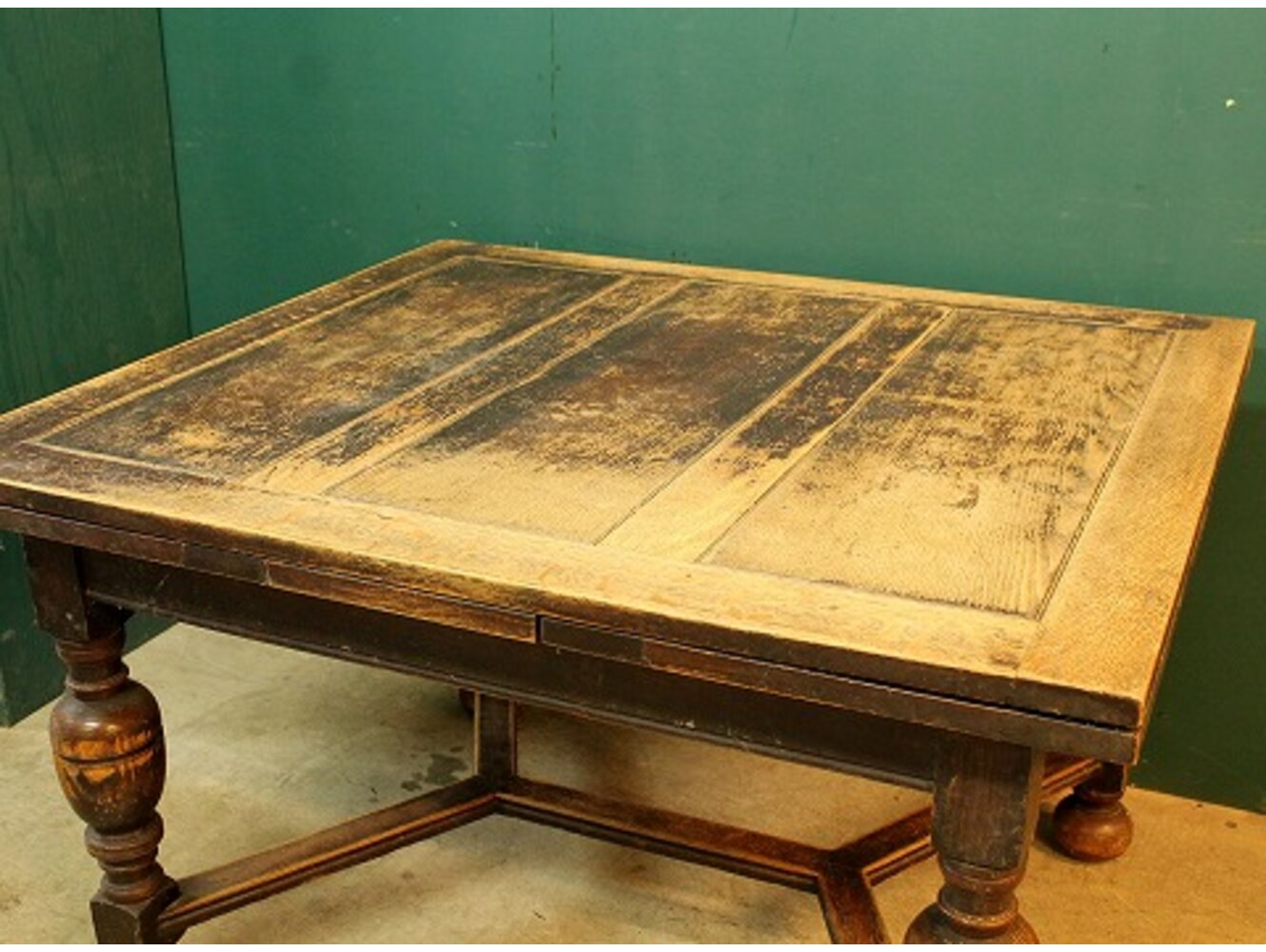 ドローリーフテーブル