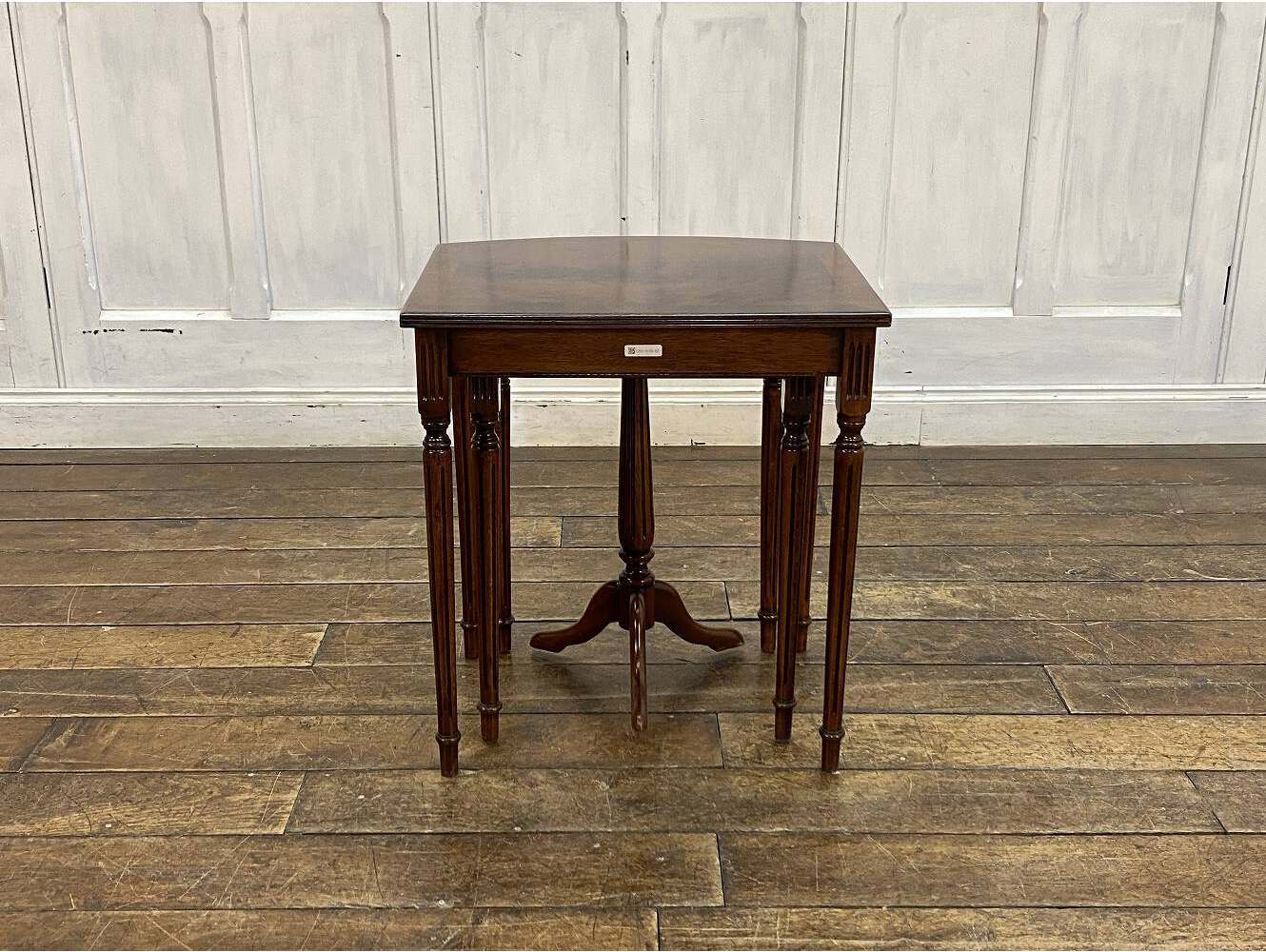 ネストテーブル