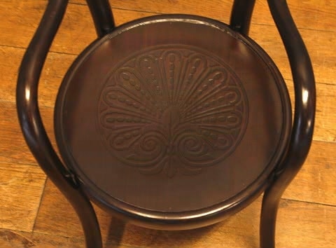 ベントウッドキッズアームチェア Mundus and J&J Kohn