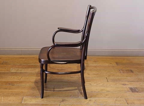 ベントウッドアームチェア