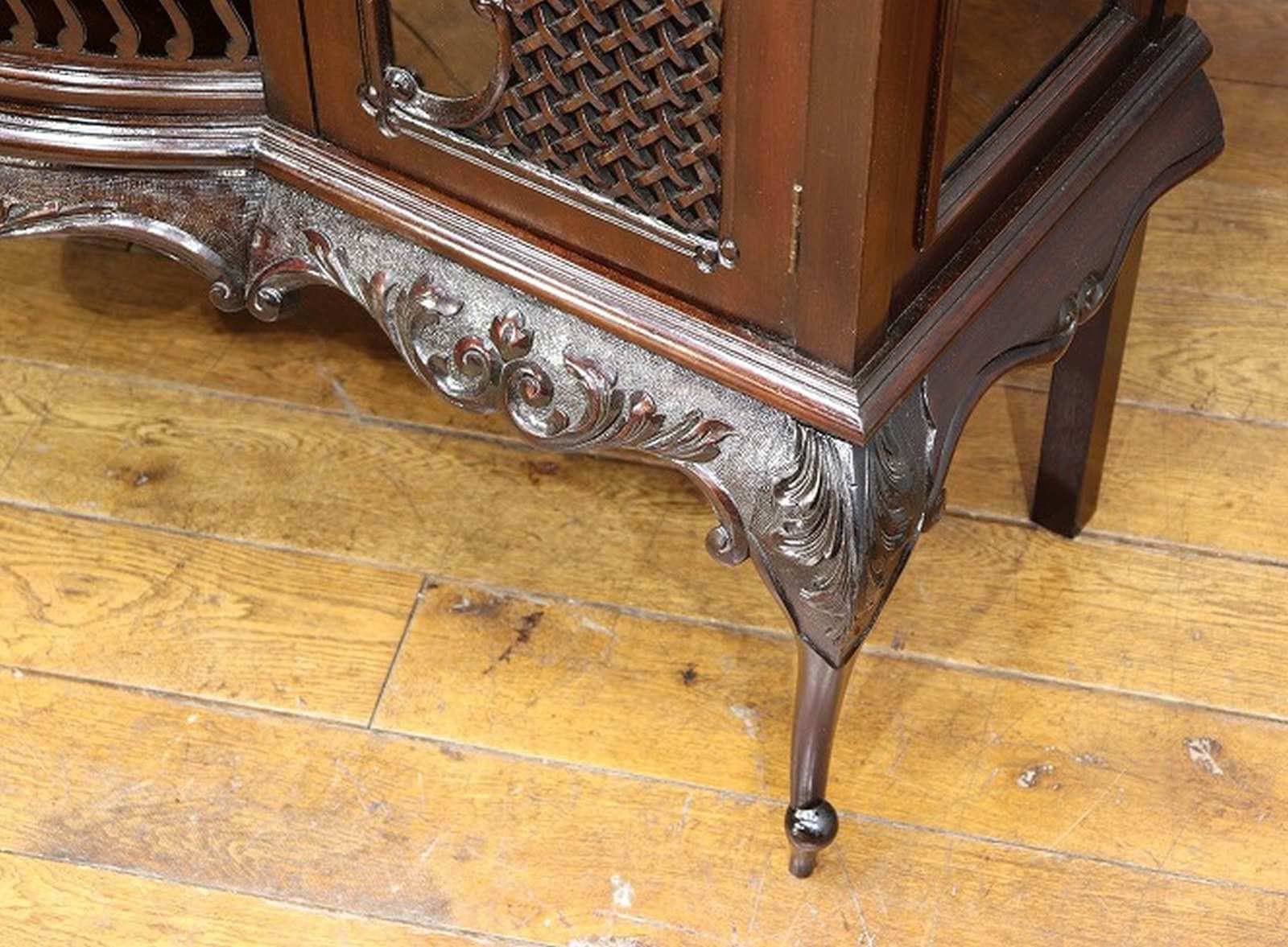 ミラーバックサイドボード