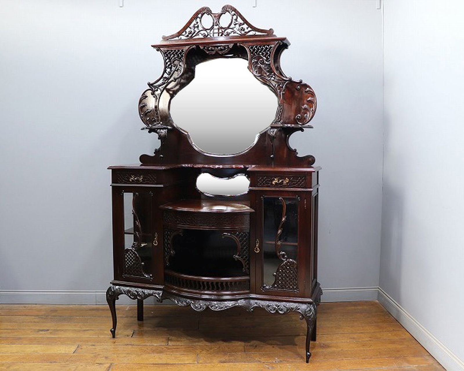 ミラーバックサイドボード