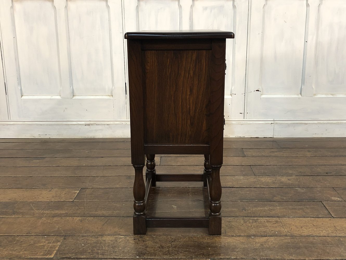 スモールキャビネット