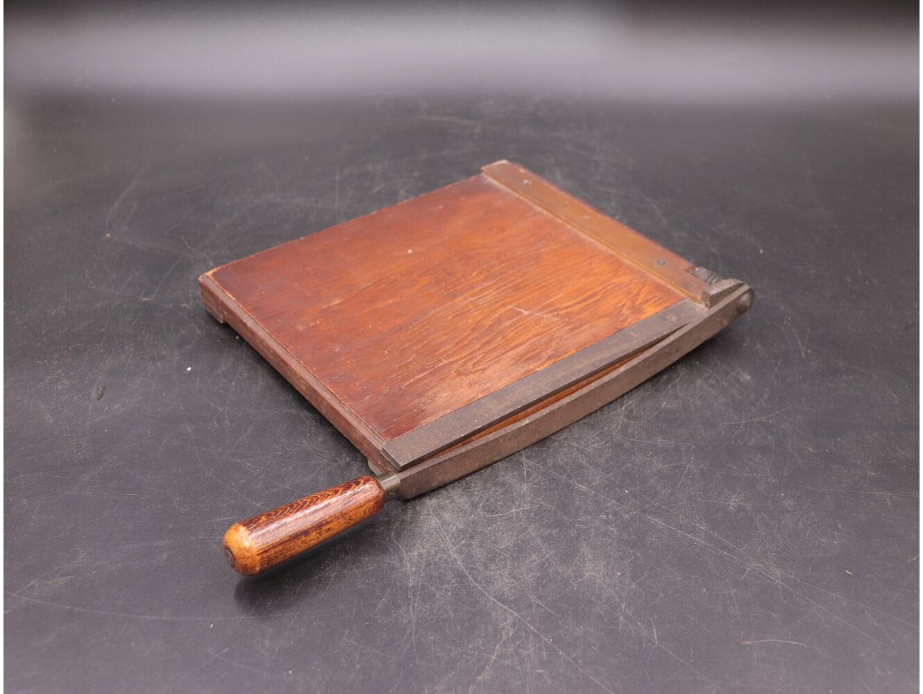 ペーパーカッター