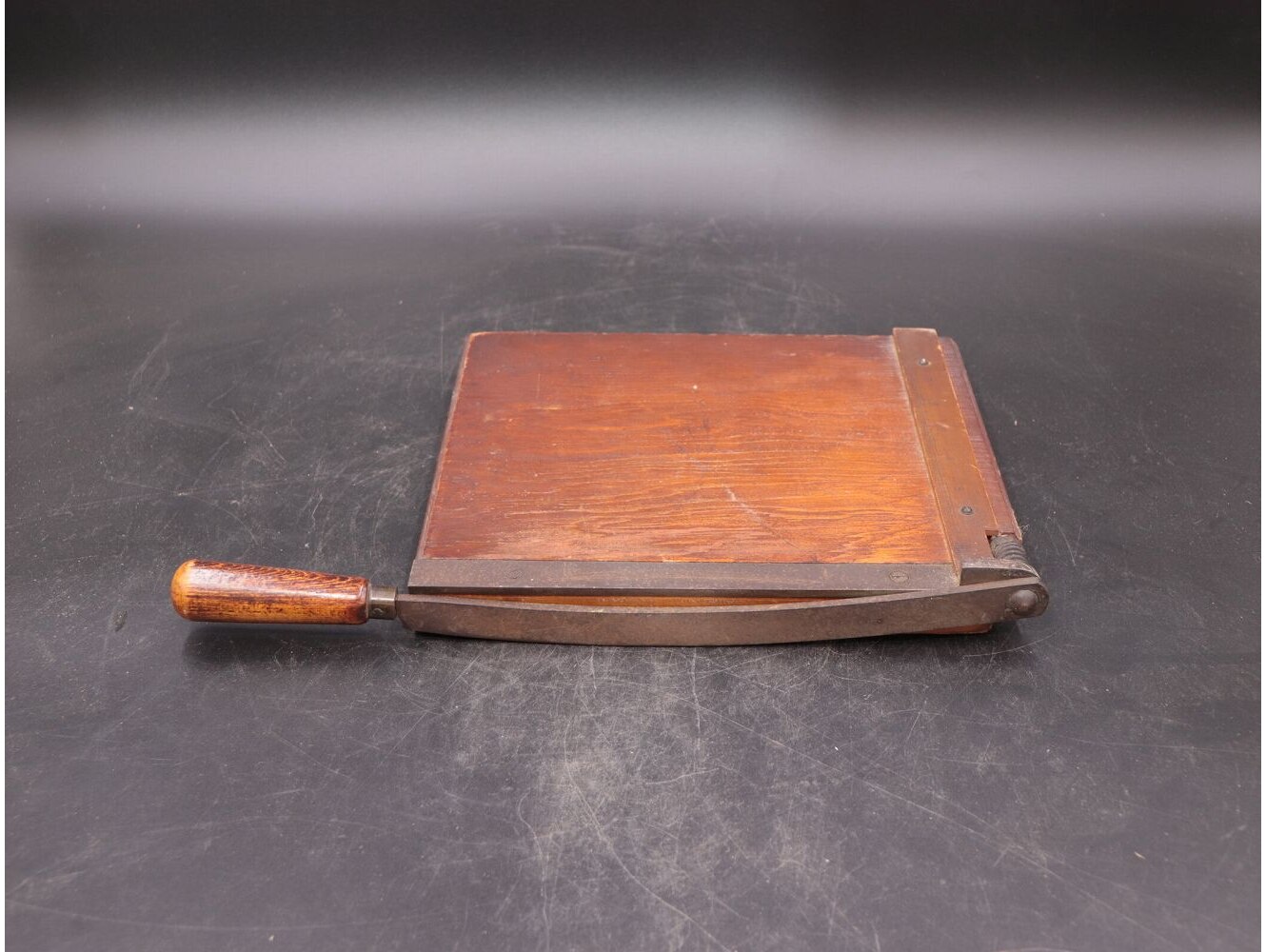 ペーパーカッター