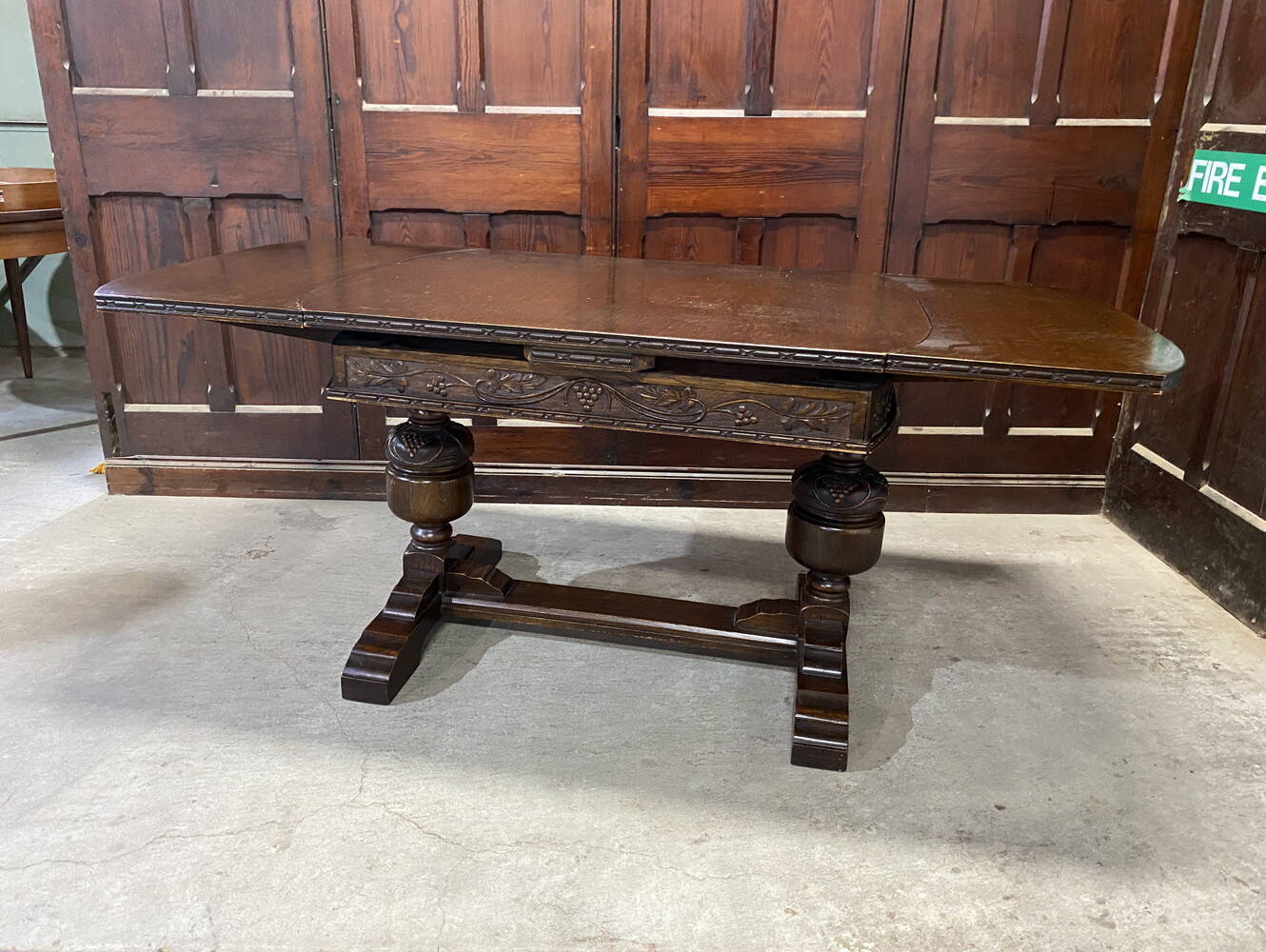 ドローリーフテーブル