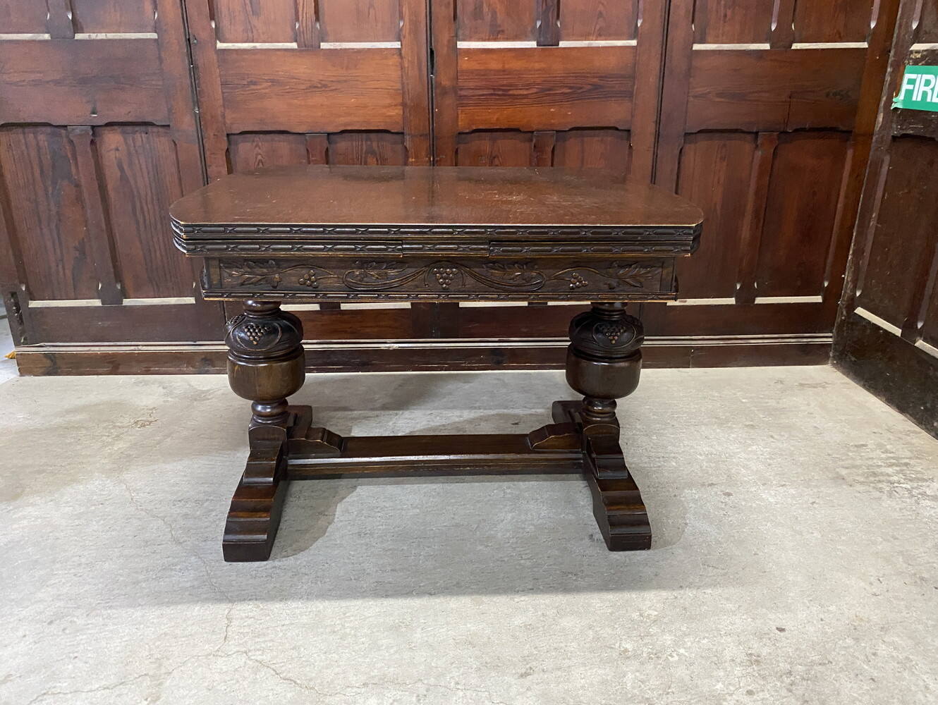 ドローリーフテーブル