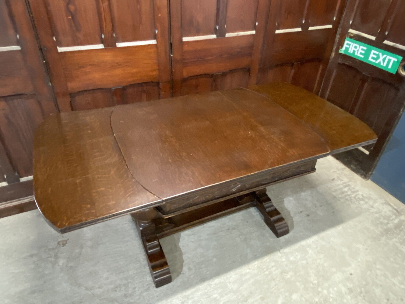 ドローリーフテーブル